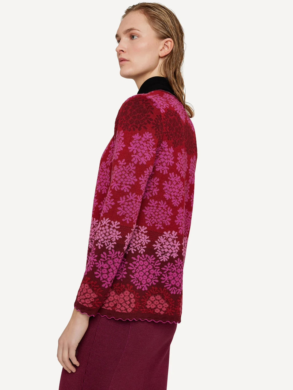 Oleana - Scallop Edge - Svart