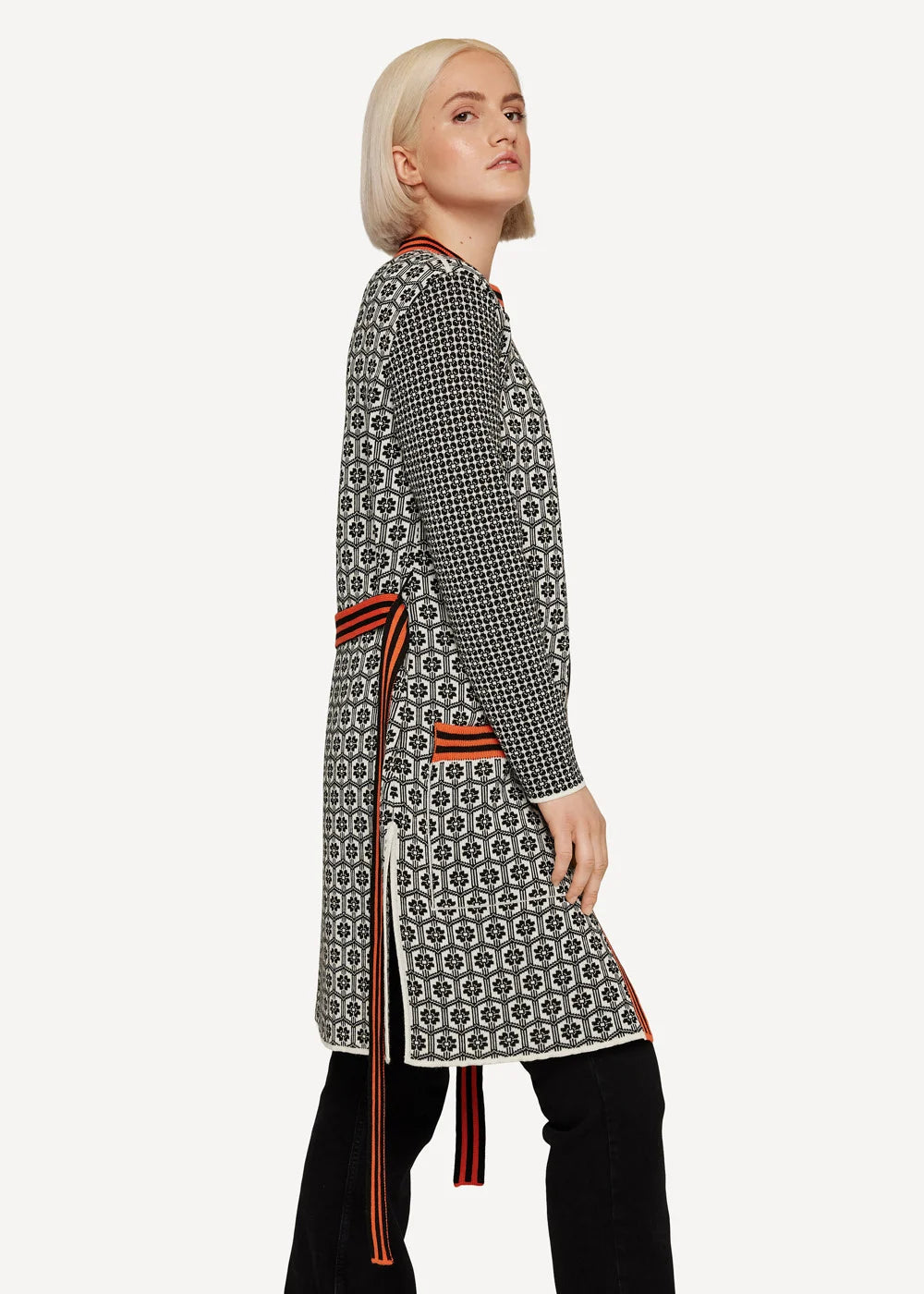 Oleana - Cheeky Jacquard cardigan